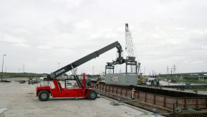 Logistics BusinessKalmar Delivers First Super Gloria Reachstacker to Western Hemisphere