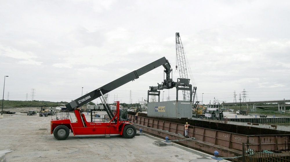 Logistics BusinessKalmar Delivers First Super Gloria Reachstacker to Western Hemisphere