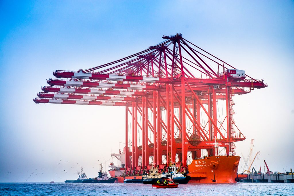 Logistics BusinessShip-To-Shore Cranes Arrive In Mersey for Liverpool2 Container Development