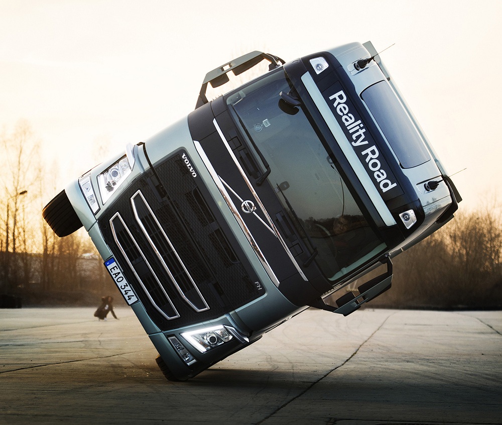 Logistics BusinessReality Road : Daring Two-Wheel Stunt With A Volvo FH