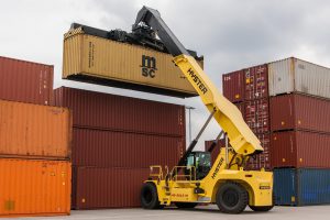 Logistics BusinessHyster enhances ReachStacker for increasing container volumes