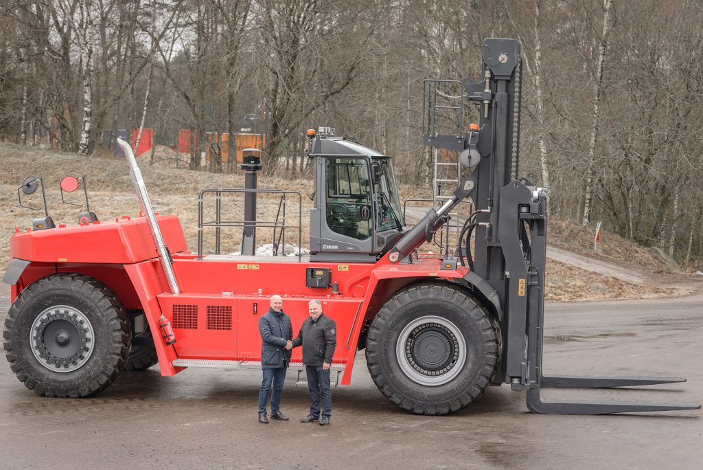 Logistics BusinessKalmar Super-Heavy Forklifts Bound For Finnish Steel Mill