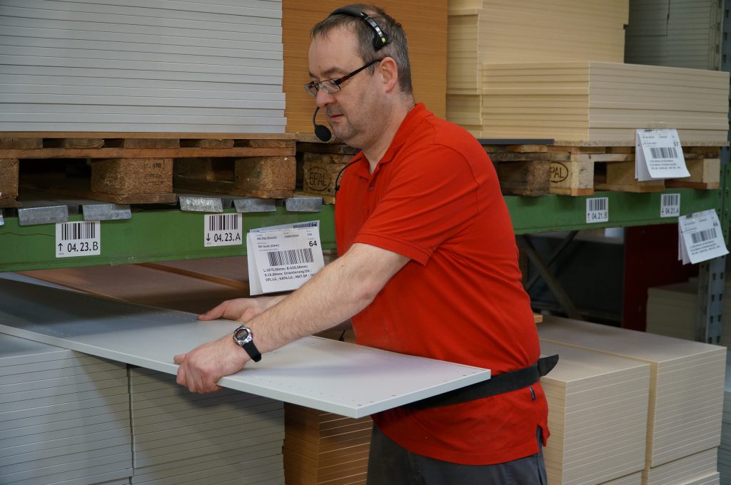 Logistics BusinessParts Warehouse “Reduces Error Rate to Zero” With New Voice Picker