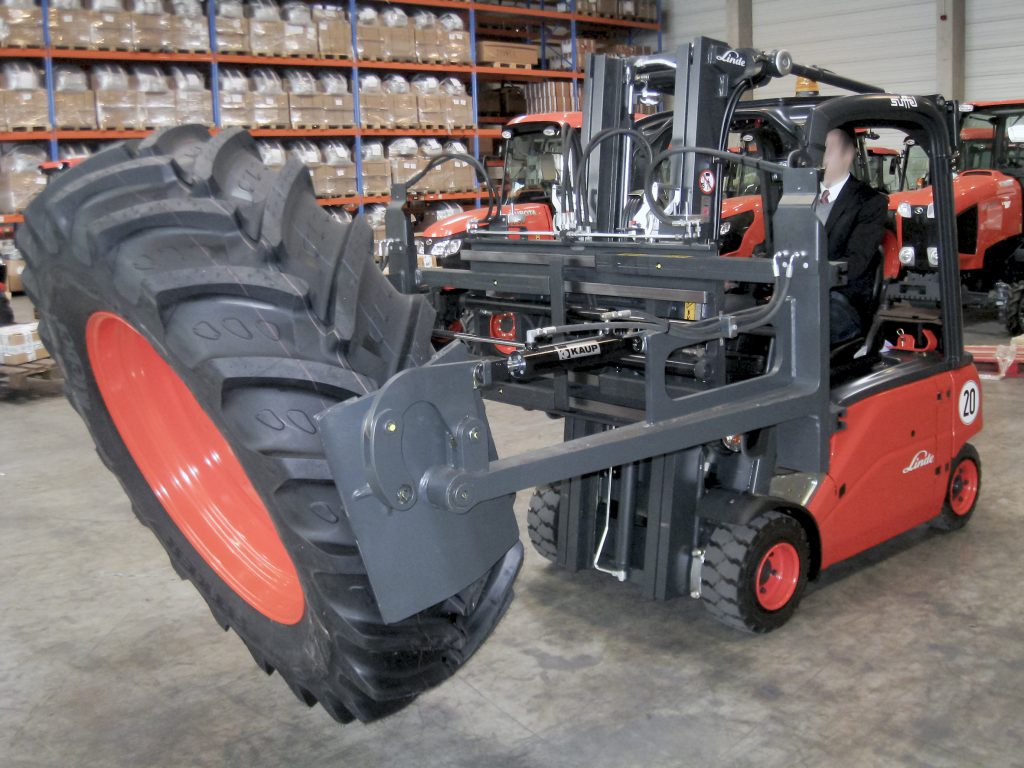 Logistics BusinessKaup Tyre-Handling Attachment Perfect for Kubota