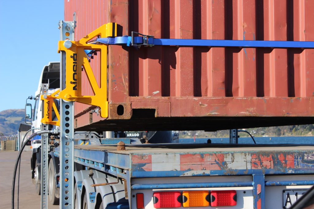 Logistics BusinessPortable Container Lift System Offers Compact Alternative