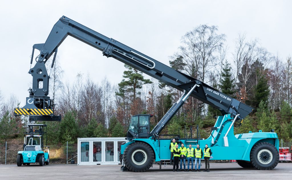 Logistics BusinessReach Stacker Perfect for BASF Barge Handling Needs in Antwerp