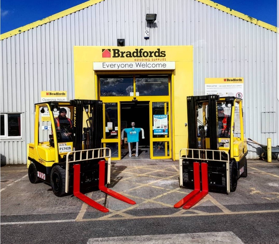 Logistics BusinessHyster and Combilift Trucks in New Briggs Deal for Bradfords Group