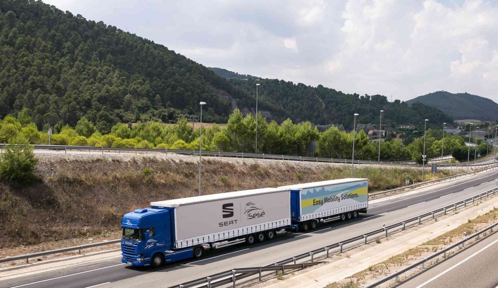 Logistics BusinessSEAT Debuts “Longest and Most Efficient Truck on European Roads”