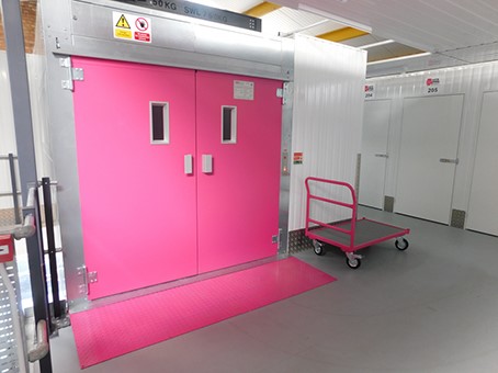 Logistics BusinessLödige Goods Lift Lights Up Self-Storage Facility