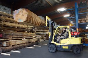 Logistics BusinessCase Study: Wood Wholesaler Likes Hyster Durability
