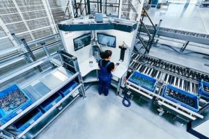 Logistics BusinessCase Study: Smart Production Solution from KNAPP
