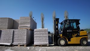 Logistics BusinessCase Study: How Yale Dealer Helped Soft Paper Producer