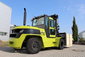 Logistics BusinessClark Extends IC Counterbalance Range with 8t Model