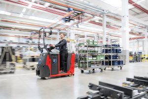 Logistics BusinessNew Linde Tow Tractors Suit Confined Spaces