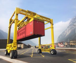 Logistics BusinessCombi-IMSC Straddle Carrier Targets Midsized Intermodal Sites