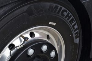 Logistics BusinessVolvo Selects Michelin for Record-breaking Road Tests