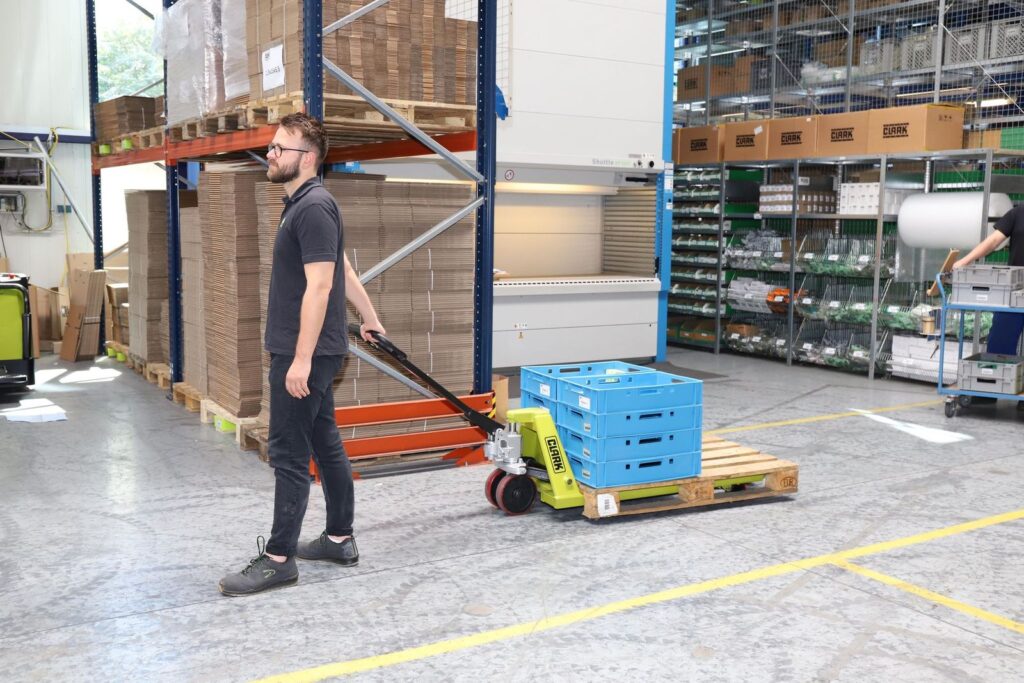 Clark hand pallet truck