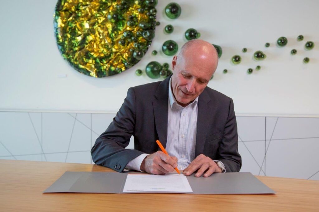 Vandelande CEO signs The Climate Pledge