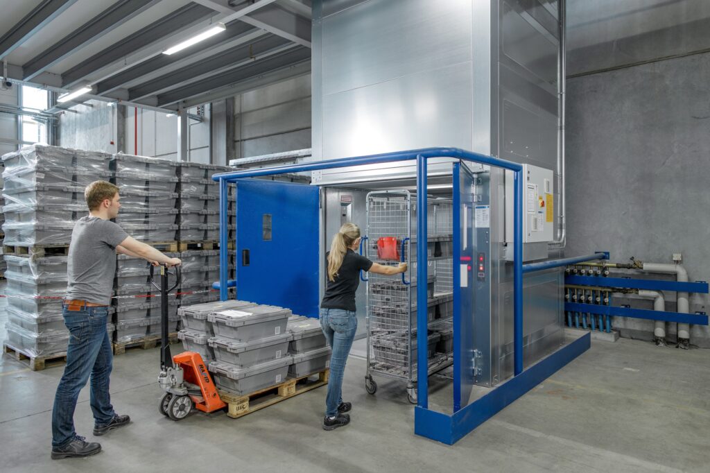 Logistics BusinessLödige further develops goods lifts