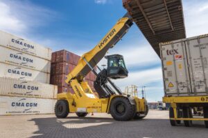 Logistics BusinessHyster reachstacker cabin wins FLTA award