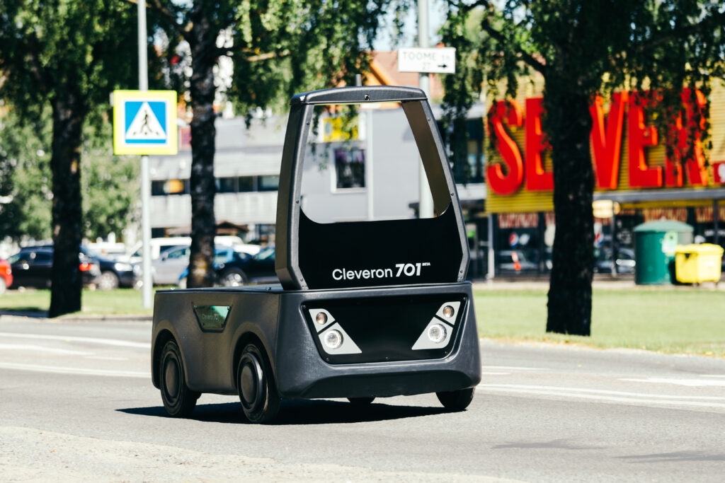 cleveron 701 driverless delivery vehicle