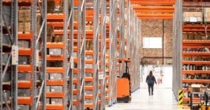 Logistics BusinessPallet storage and pick solution improves efficiency