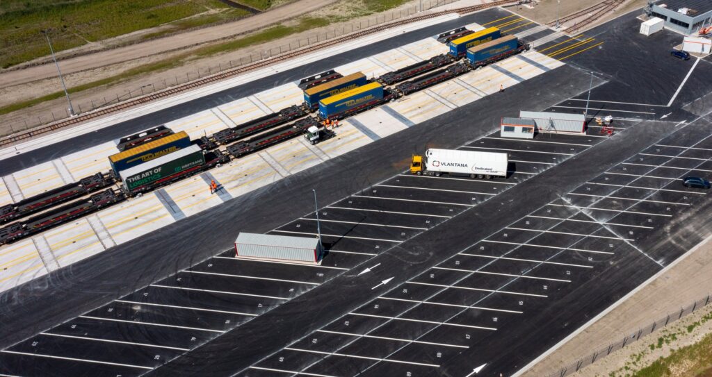 Logistics BusinessCargoBeamer opens Calais terminal