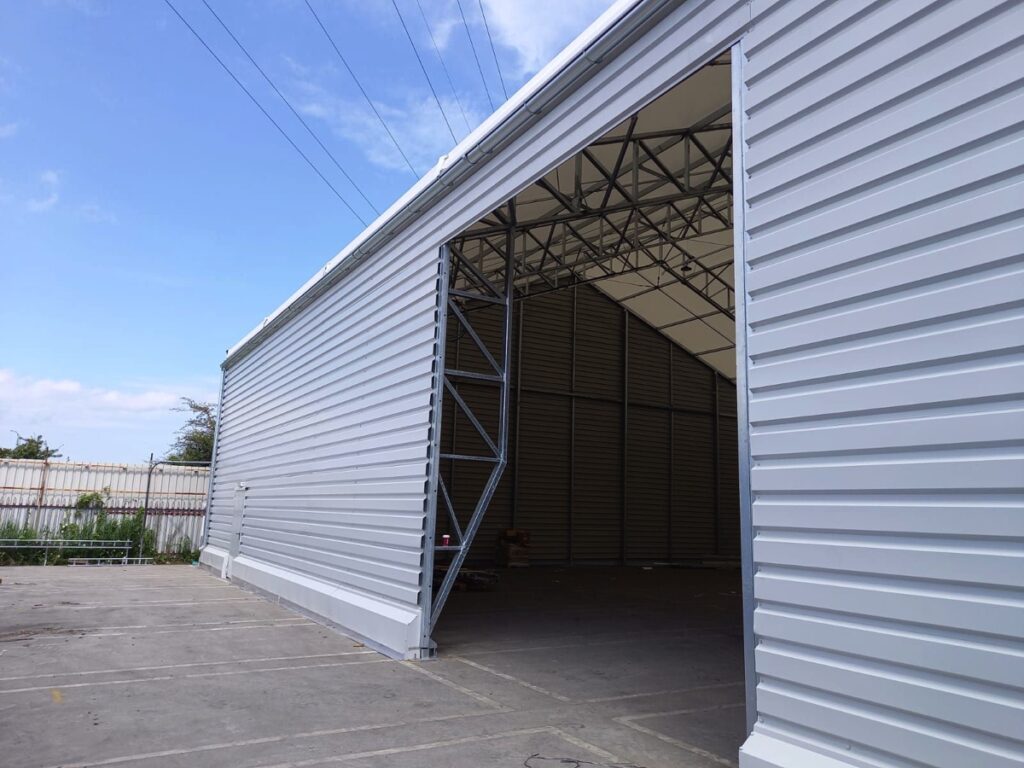 Logistics BusinessBig Box provides expansion space for IPL Hull