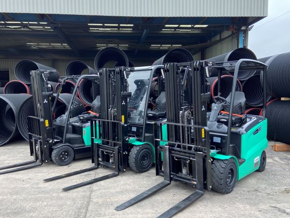 Logistics BusinessPipe company chooses electric forklifts