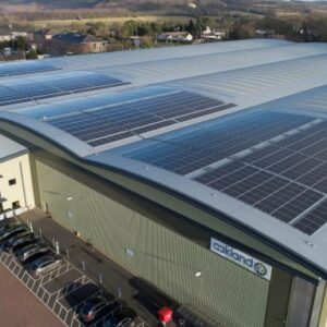 oakland-reduces-carbon-emissions-solar-roof
