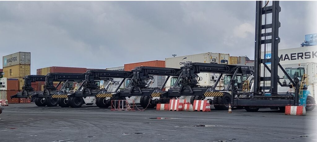 Logistics BusinessCameroon terminal updates fleet with Konecranes trucks