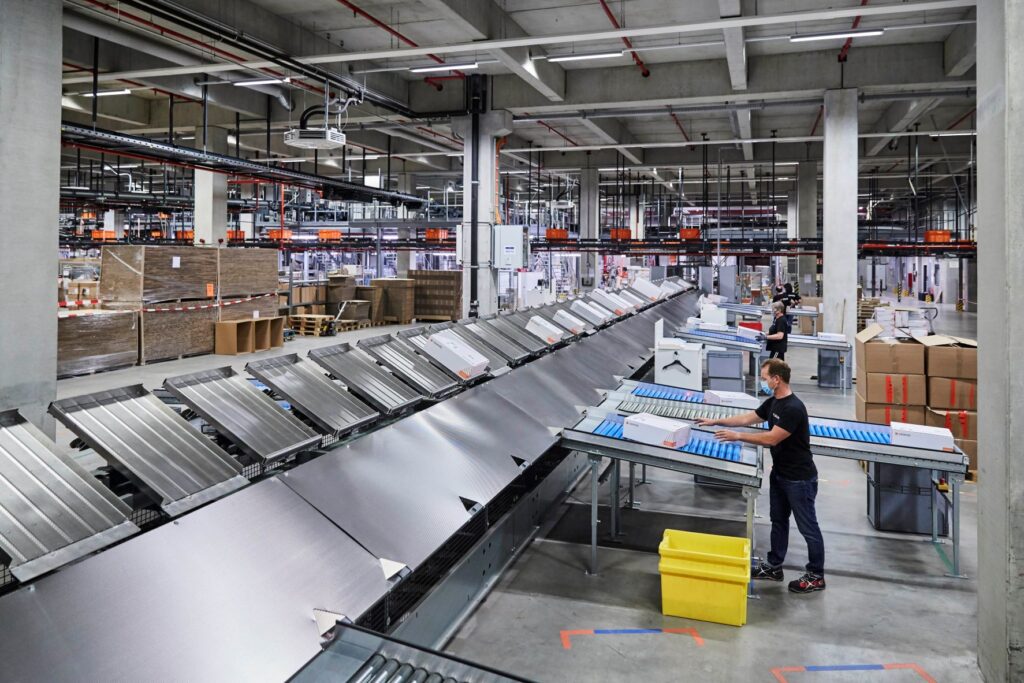 Logistics BusinessFerag shows efficient fulfillment technology at LogiMAT