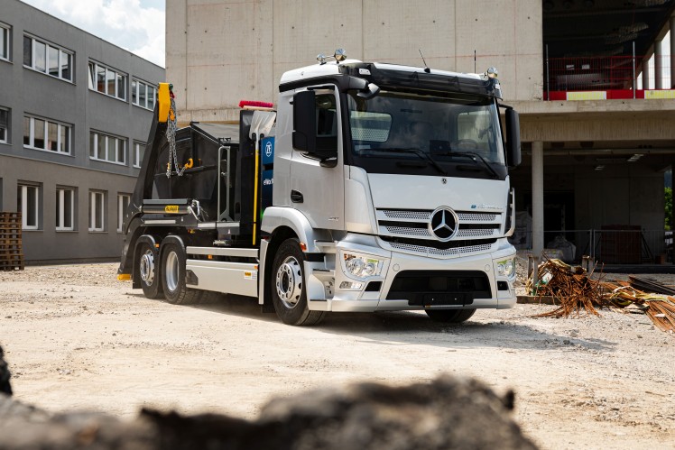 Logistics BusinessZF collaborates with Mercedes-Benz on eTrucks