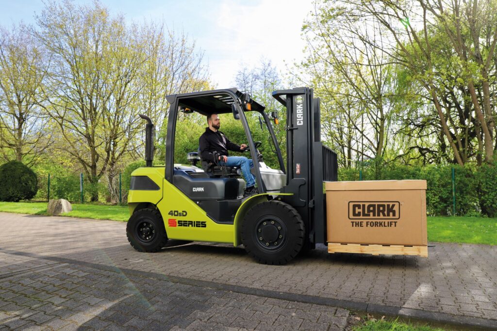 clark-launches-forklifts-higher-load-capacities