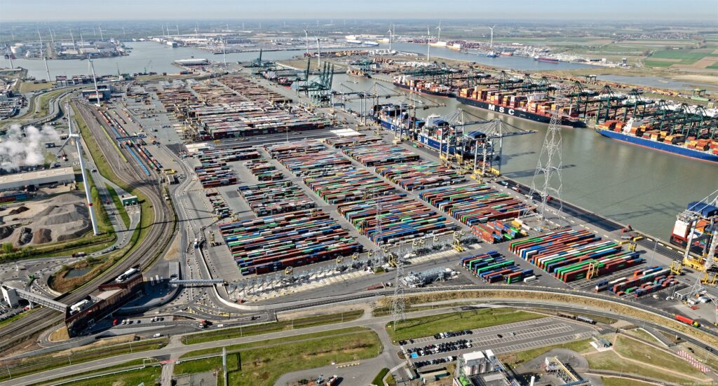 Logistics BusinessAntwerp “one of the greenest container terminals”