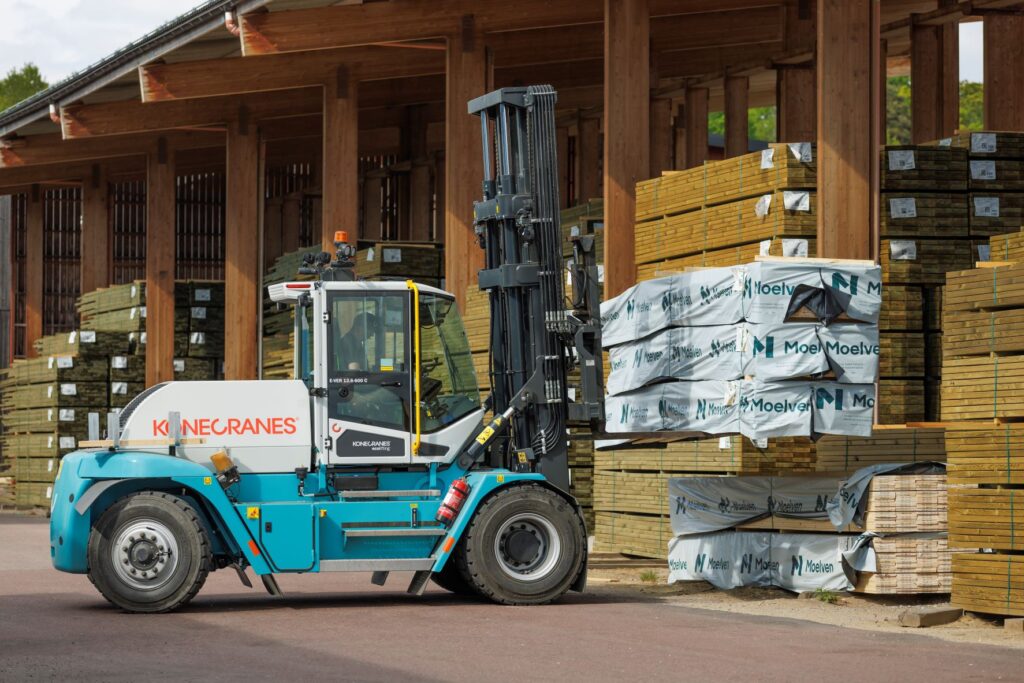 Logistics BusinessSwedish sawmill orders electric forklift