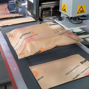 Logistics BusinessPaper E-Wrap on show in Japan