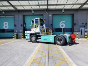 Logistics BusinessIAG trials electric terminal tractor at Heathrow
