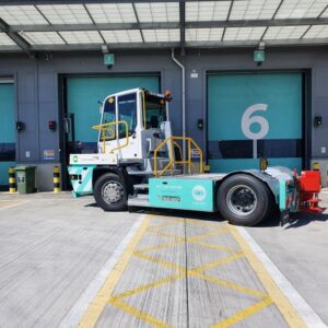Logistics BusinessIAG trials electric terminal tractor at Heathrow
