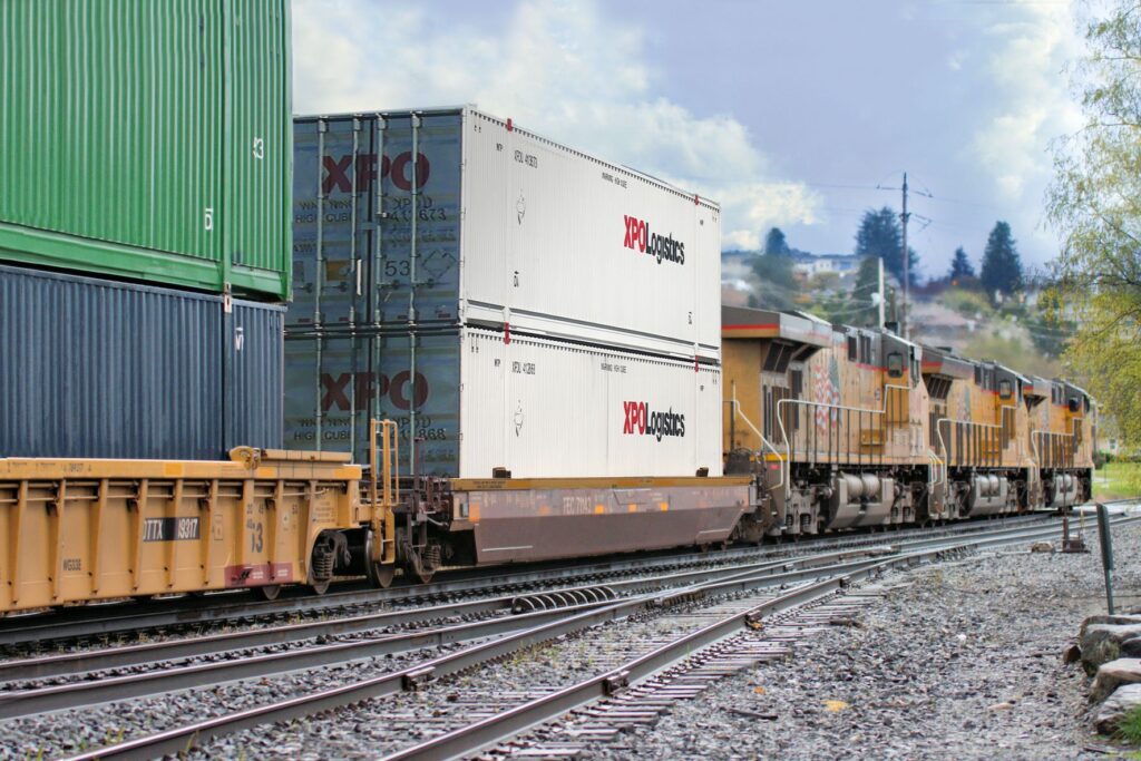 xpo-road-rail-freight-solution-for-wavin