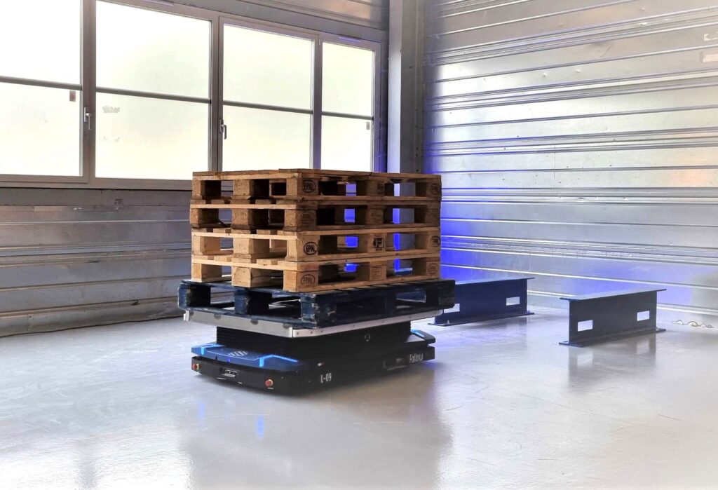 Logistics BusinessiFollow mobile robots increase capacity to 1,500kg