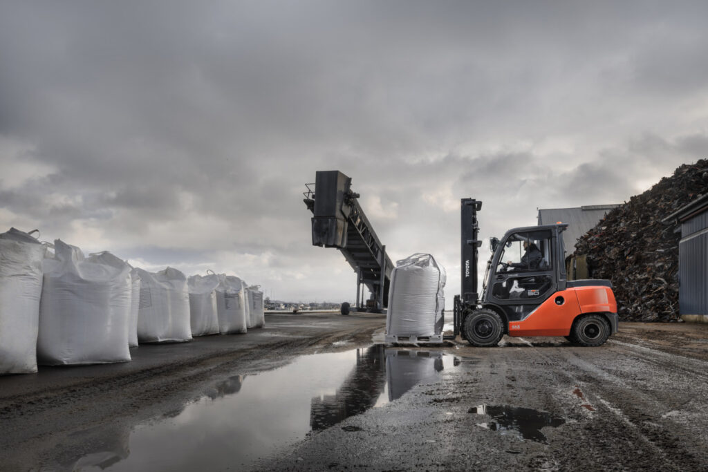 Logistics BusinessCut forklift emissions with HVO fuel