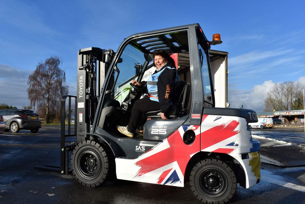 Logistics BusinessToyota donates forklift to aid Ukraine