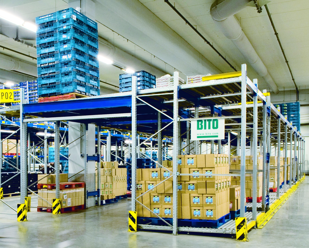 Logistics BusinessPallet Live Storage Fills Grocery Shelves