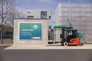 Logistics BusinessLinde Producing Hydrogen for in-house Material Flow