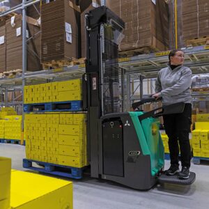 Logistics BusinessNew, High-performance Platform Stacker