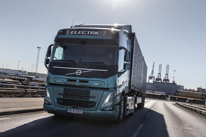 Logistics BusinessVolvo Receives Order for 1,000 Electric Trucks