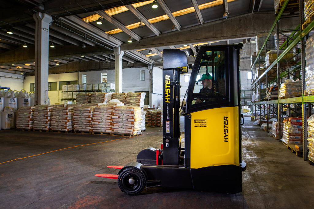 Logistics BusinessNew Hyster Reach Truck Goes Outside