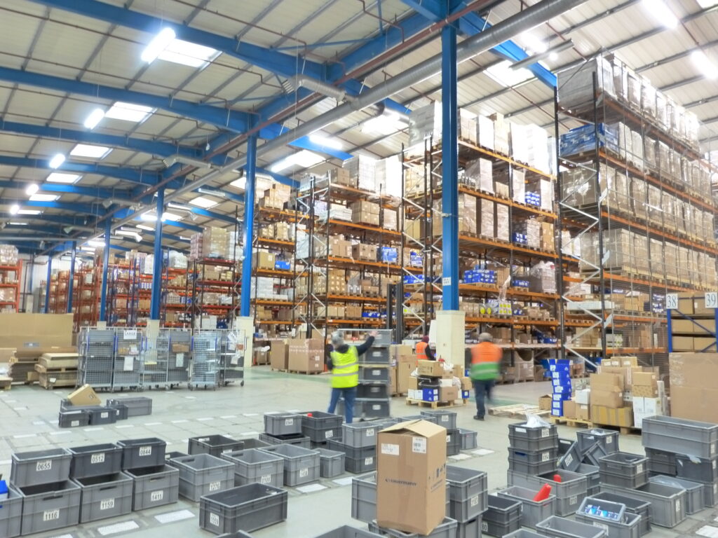 Logistics BusinessTransforming Ecommerce Warehouse