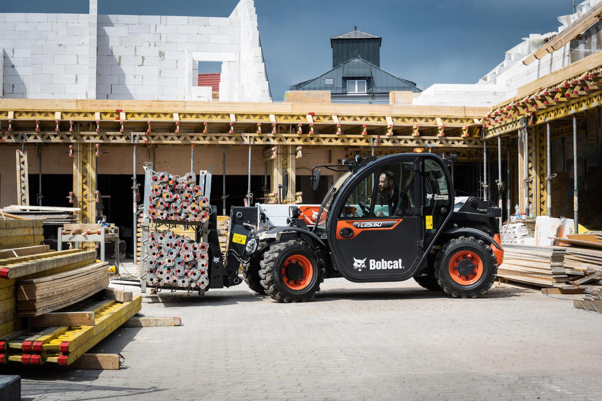 Lineup at LogiMAT